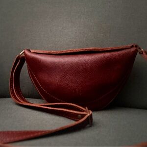 Portland Leather Goods Small Koala Crossbody – Nutmeg